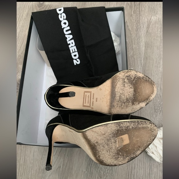 This boots is in very good condition and gently used. - Picture 3 of 7